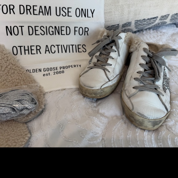 Super-Star Sabots in white leather with shearling lining and silver star - Picture 2 of 5